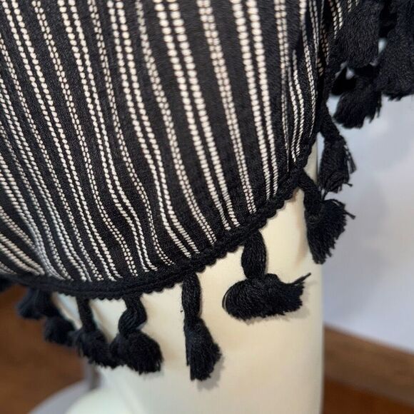 Le Lis Black and White Kimono Cardigan Size Large - Picture 6 of 14